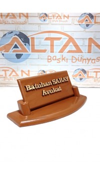 Kabartma Yazılı Ahşap Masa İsimliği