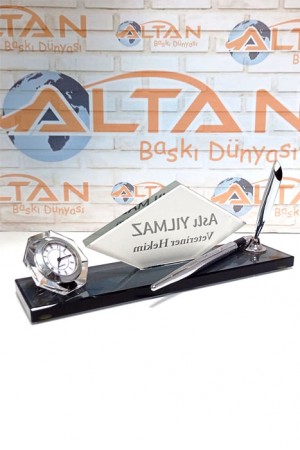 Kristal Tek Kalemli Saatli Masa İsimliği