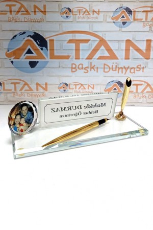Resim Köşeli Kristal Masa İsimliği