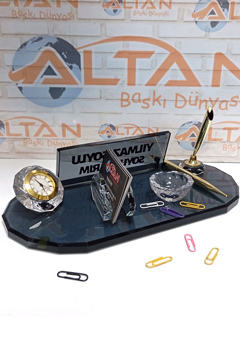 kristal masa isimliği seti kristal masa isimliği seti