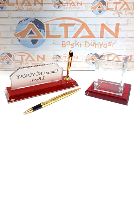 Kırmızı Kristal Kağıtlıklı Set Masa İsimliği Kırmızı Kristal Kağıtlıklı Set Masa İsimliği